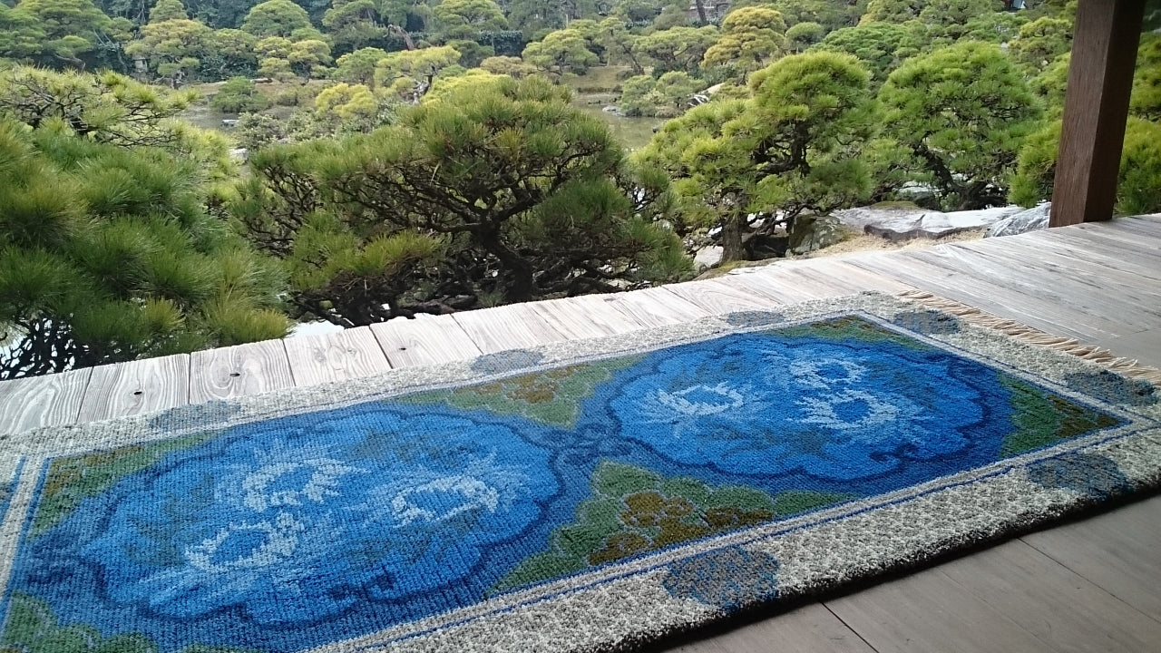 桃花輪文 縁七宝 「Toukawamon Fuchishippo」 – 本家鍋島緞通